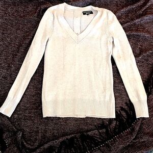 Banana Republic Filpucci Italian Wool V-Neck Sweater w/ button-down back